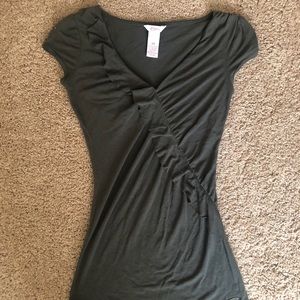 Gray Candie’s shirt